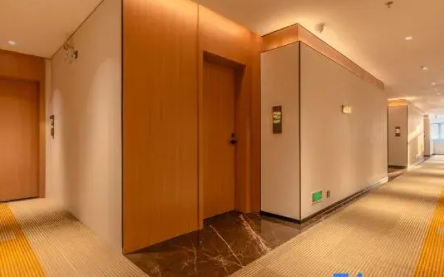 Meilan Four Seasons Hotel (Yunshan Fengjing Plaza)