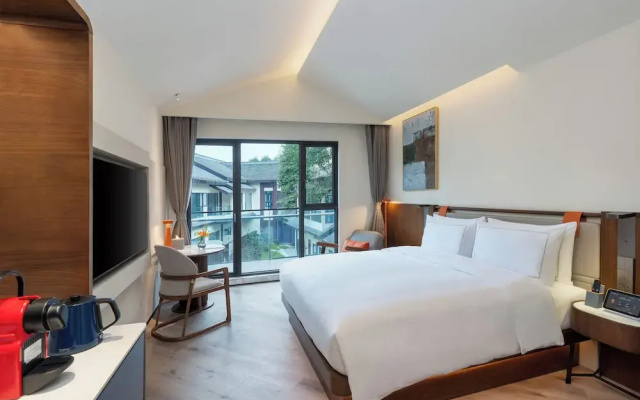 TELLUS. Qingchengshan Hot Spring Hotel