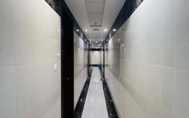 Modern 1BR w Pool and Parking At Roxana Residence