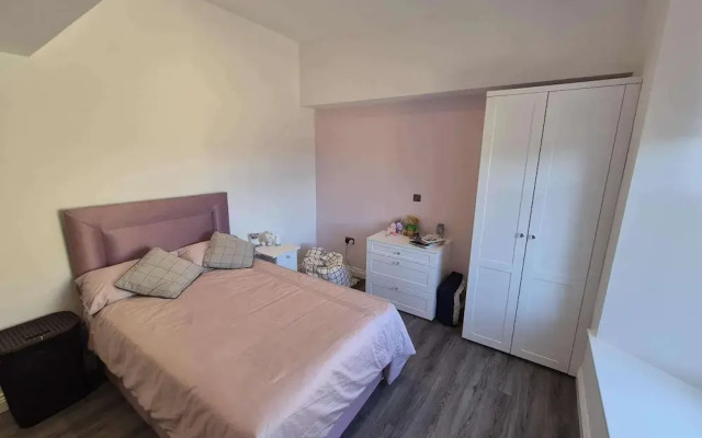 1Br Sheffield Stay - Private, Secure, Free Parking