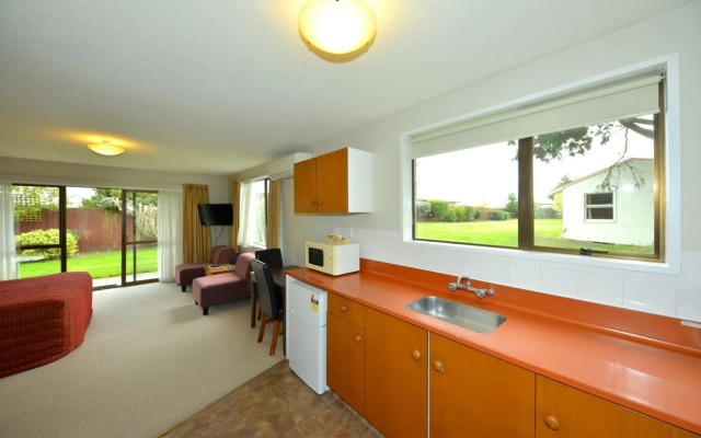 Middlepark Motel