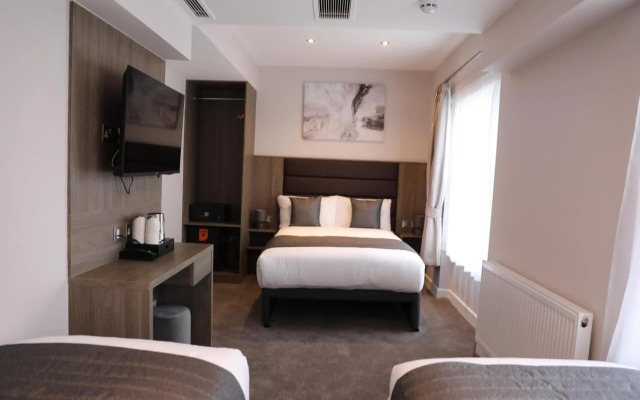 Reem Hotel