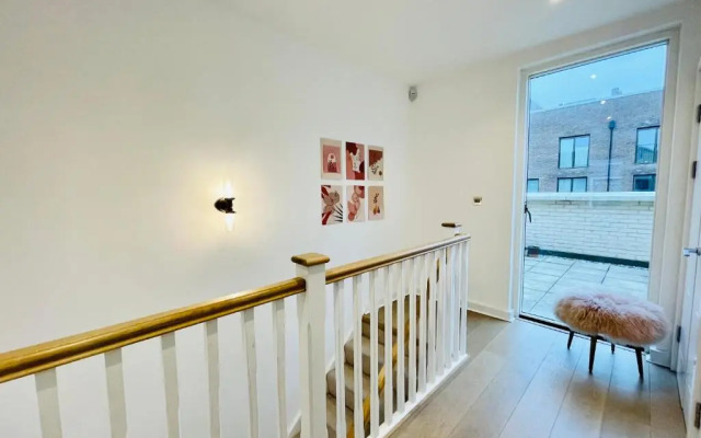 NEW Gorgeous 4BR Townhouse Inside The Olympic Park