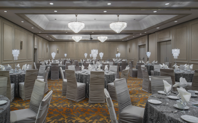 Holiday Inn Winnipeg South by IHG