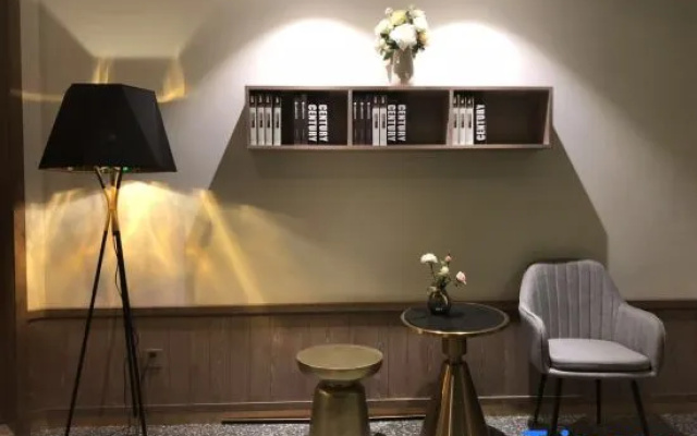 Xike Hotel (Central Hospital East Hospital Pingqiao Century Plaza Branch)
