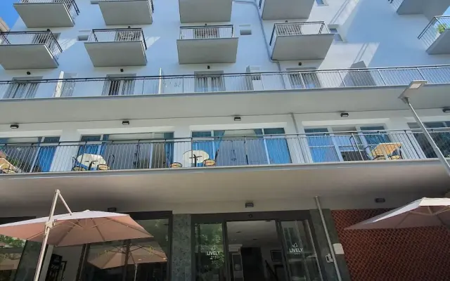 Lively Hotel
