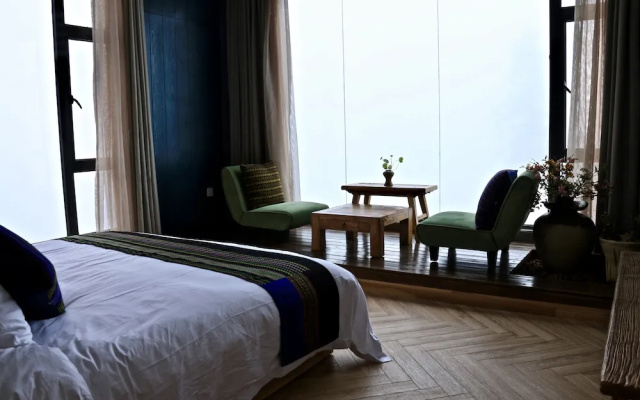 Sunny Hotel