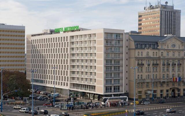 Metropol Hotel вид на фасад