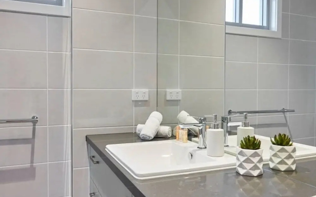 Cozy and Airy 1 Bedroom Flat