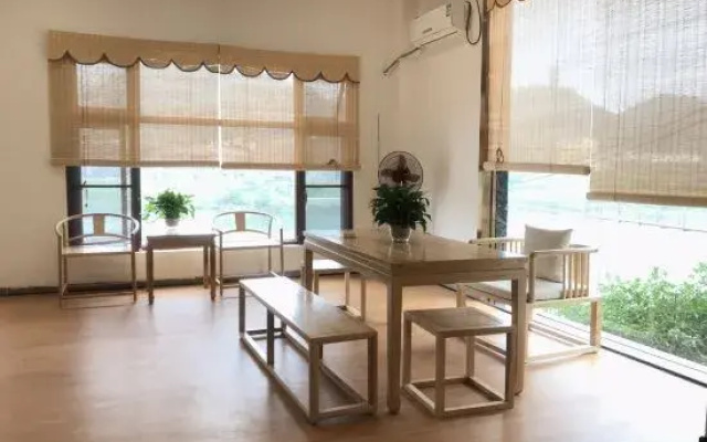 Qianxun Hotel