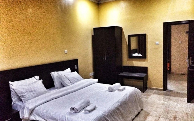 The 09 Club House Lounge And Suites