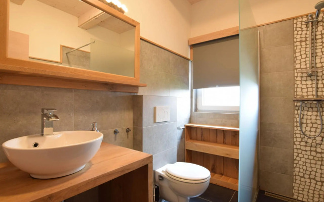 Grandeur Villa with Sauna & Hot Tub in Durbuy