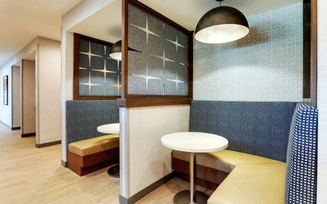 Hampton Inn & Suites Weatherford