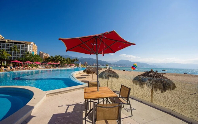Beachfront Condo on 21st Floor