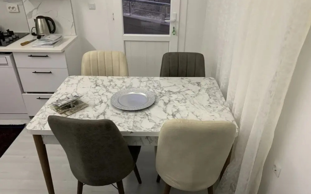 Aslan Apartments