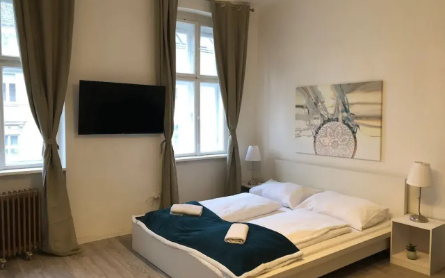 Stylish Apt Near Wiener Stadthalle