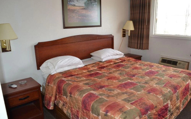 Budget Inn & Suites