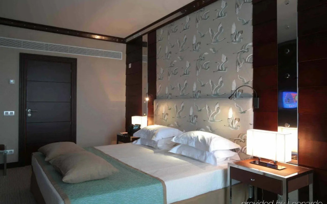 Sesimbra Oceanfront Hotel