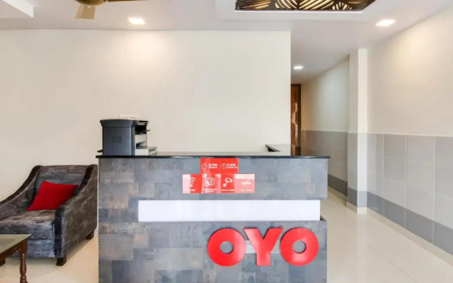 OYO Flagship Hotel GV Residency