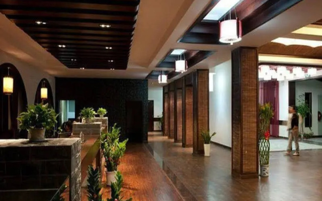 Tonglu Lai Yue Hotel