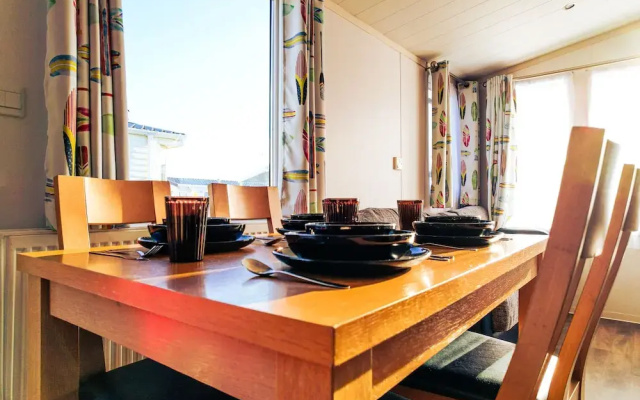 Captivating 6-person Caravan in Rhyl
