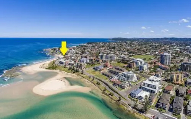 Beachcomer, Unit 2 - The Entrance, NSW
