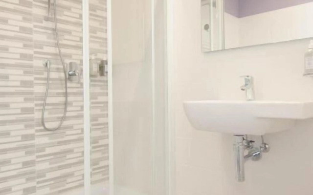 Varese Comfort Room