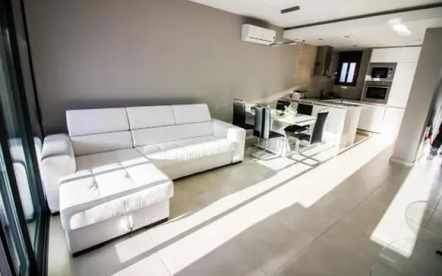 Apartment in Oasis Beach IX Albamargroup
