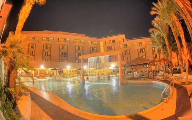 Be Club Hotel – All Inclusive Эйлат вид на фасад