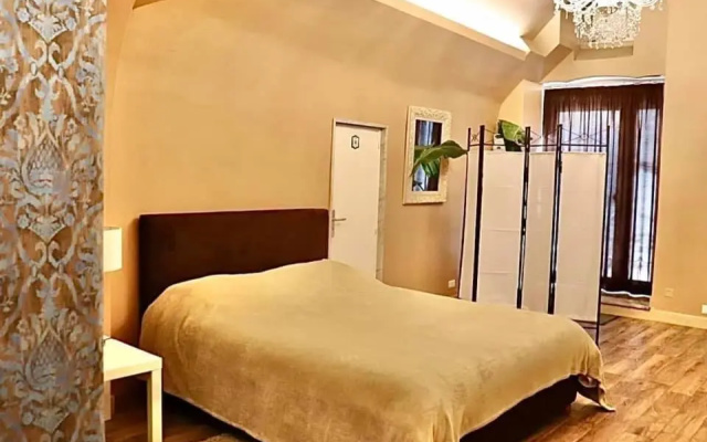 Via ROMA 145