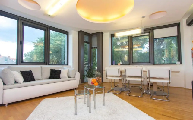Apartment Infinity