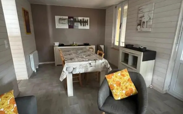 APPARTEMENT 4 PERSONNES CLASSE 2 ETOILES LEBOUCQ Laurent