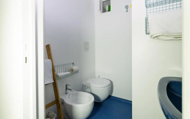 Boat Design Studio Apartment