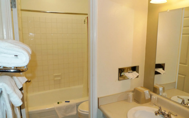 Campus Inn & Suites Eugene Downtown