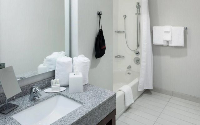 Courtyard by Marriott Richmond Downtown