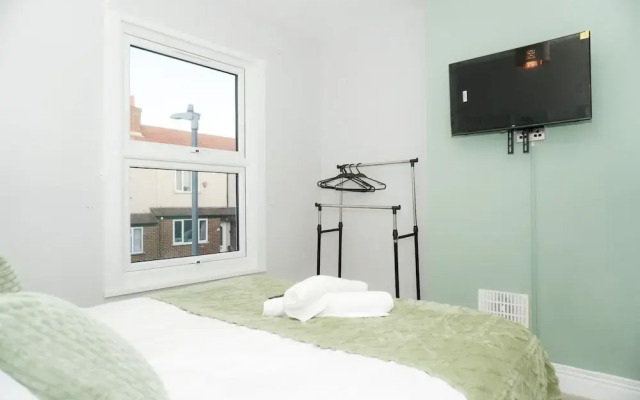 3 Bed-sleeps 7-garden-parking-town Centre