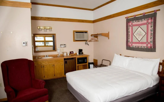 Lark Inn