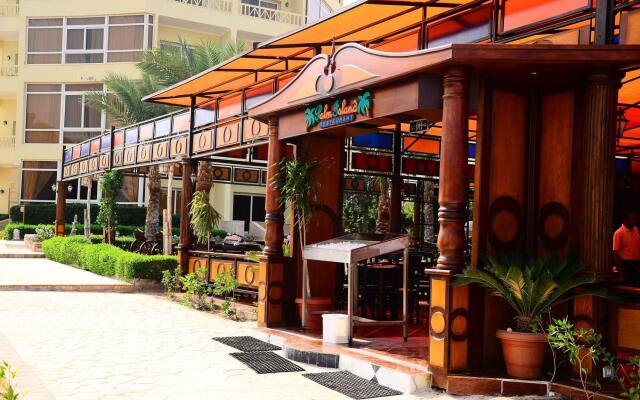 AMC Royal Hotel & Spa - All Inclusive вид на фасад