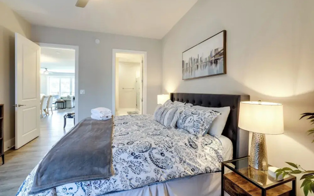Pet-friendly Lynchburg Condo: Balcony w/ Views!