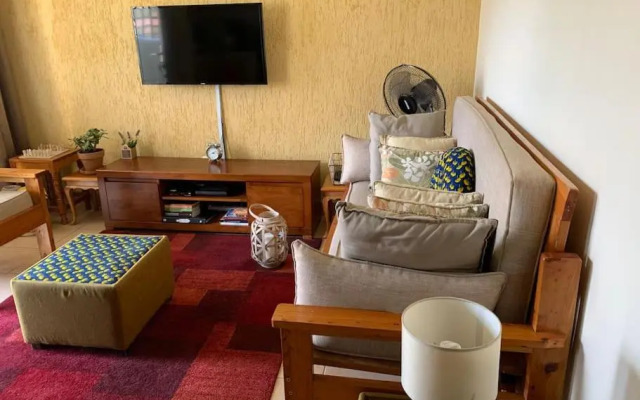 Cosy Westlands Apartment