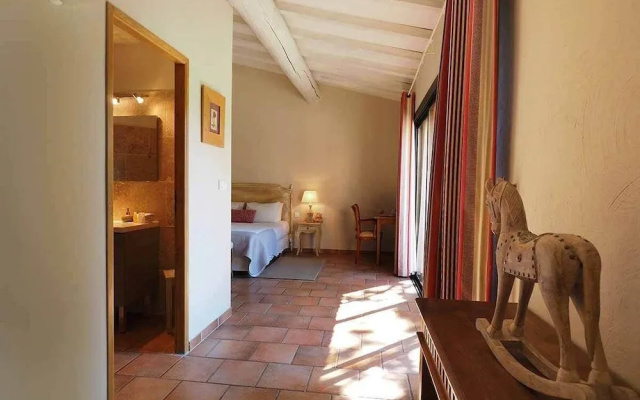 Le clos des cyprès