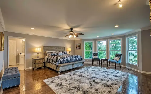 Stay Above it All! Modern Home on Missionary Ridge