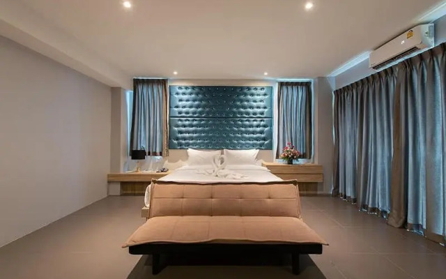 Yamin Seaview Hotel