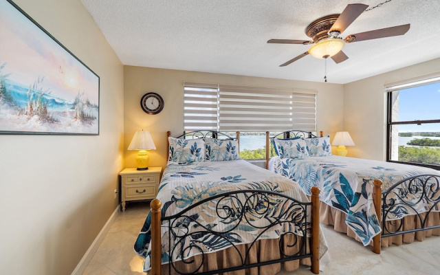 Siesta Pearl 2 Bedroom Condo