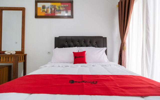 RedDoorz Syariah near Danau Kembar Solok