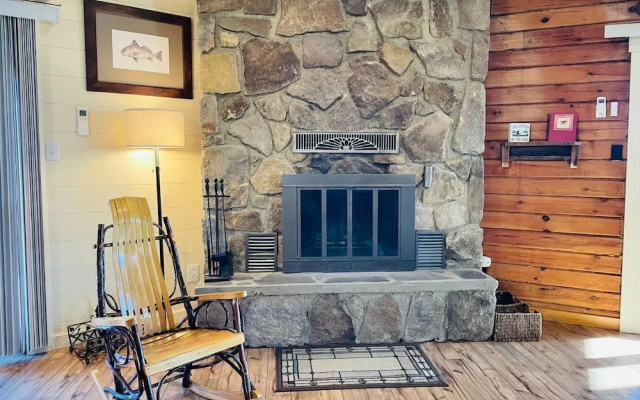 3 Bears Lodge by Taylor Made Deep Creek