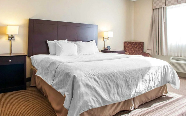 Royle Hotel Milwaukee Airport