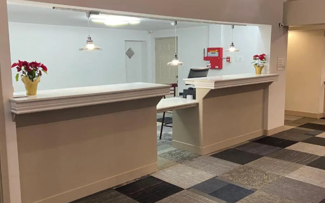 University Inn of Carbondale by Hotel O