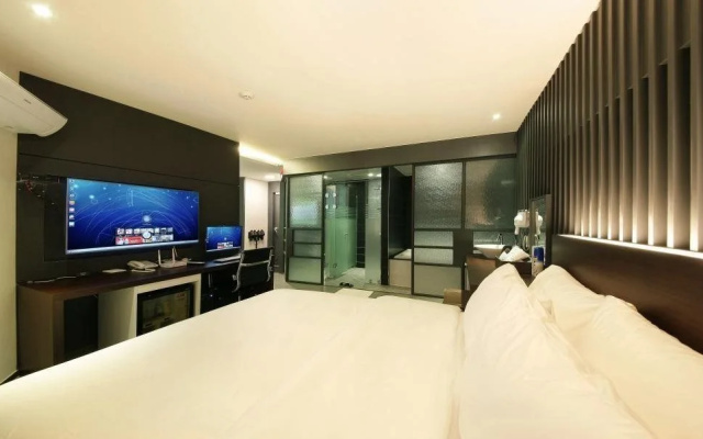 Dream Hotel