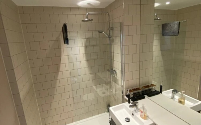 Tasteful 2BD Flat W/open Plan Living - Blackheath!